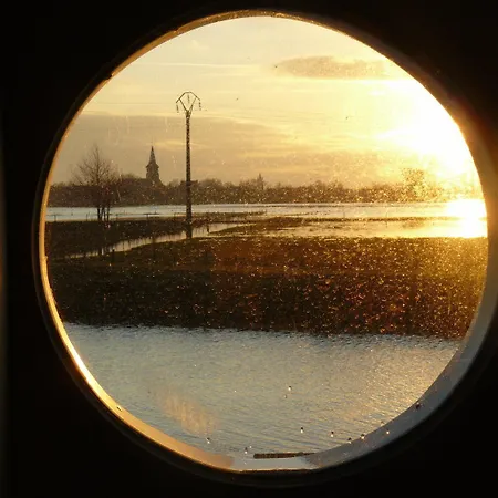 Botel De Boot *